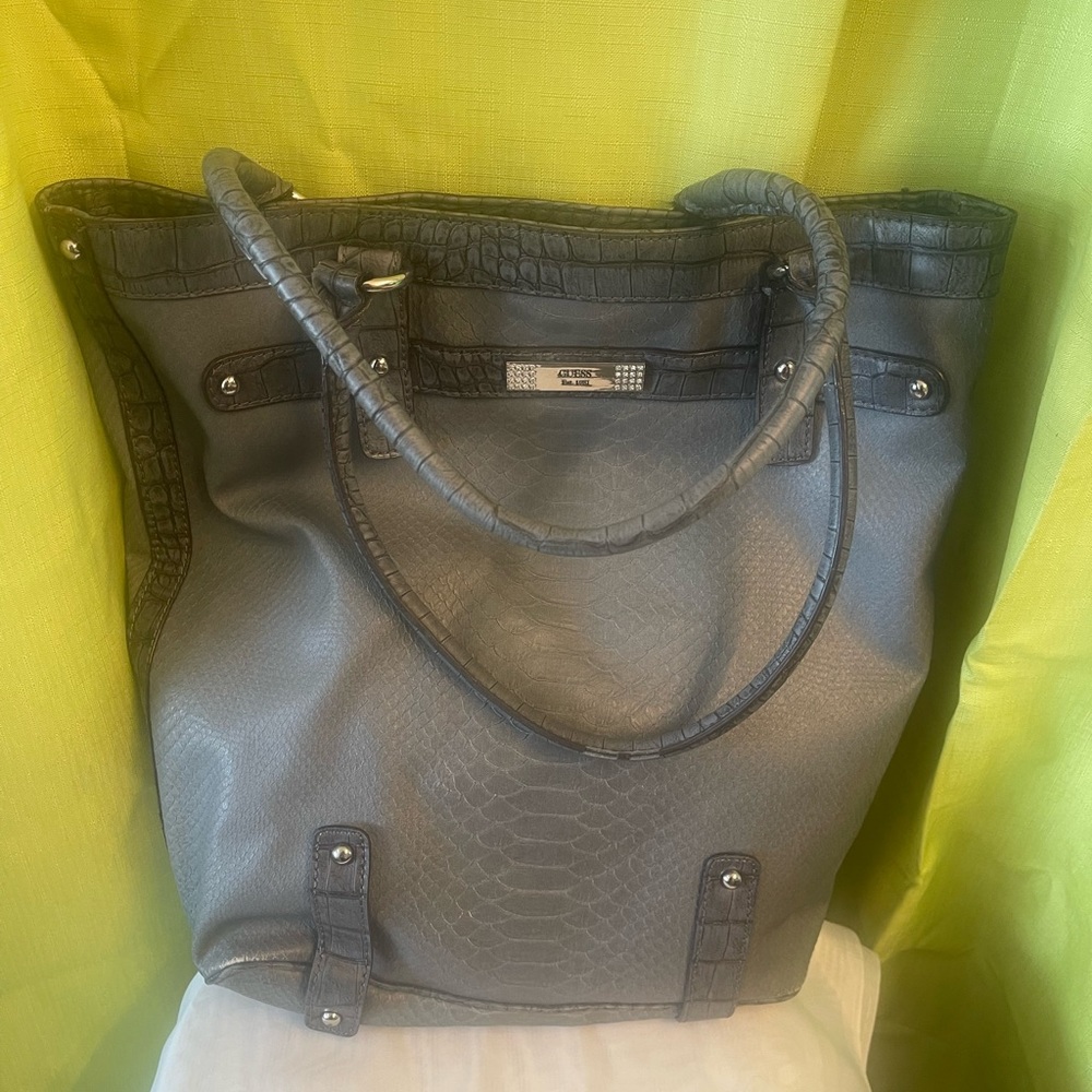 Gray Guess bag - Diamond plate in front